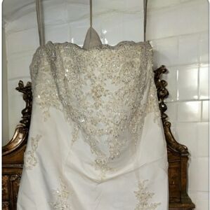 IVORY WEDDING GOWN